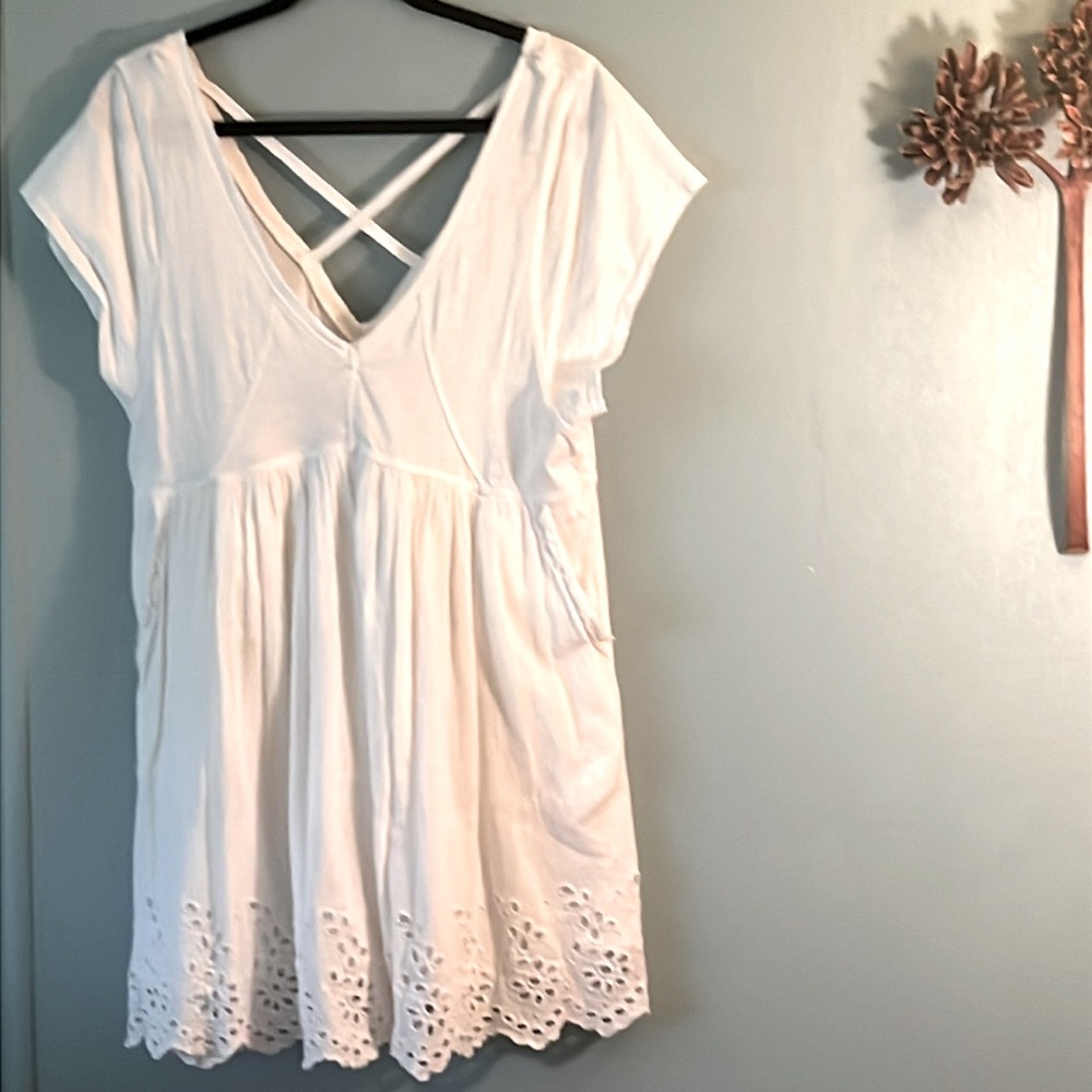 DAILY PRACTICE White Crisscross Back 100% Cotton Embroidered Lace Hem Top
